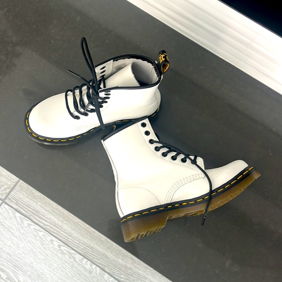 Doc martins size 5 - Picture 2 of 2